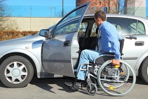 Behindertengerechtes Auto kaufen - Tipps zum Autokauf 2024