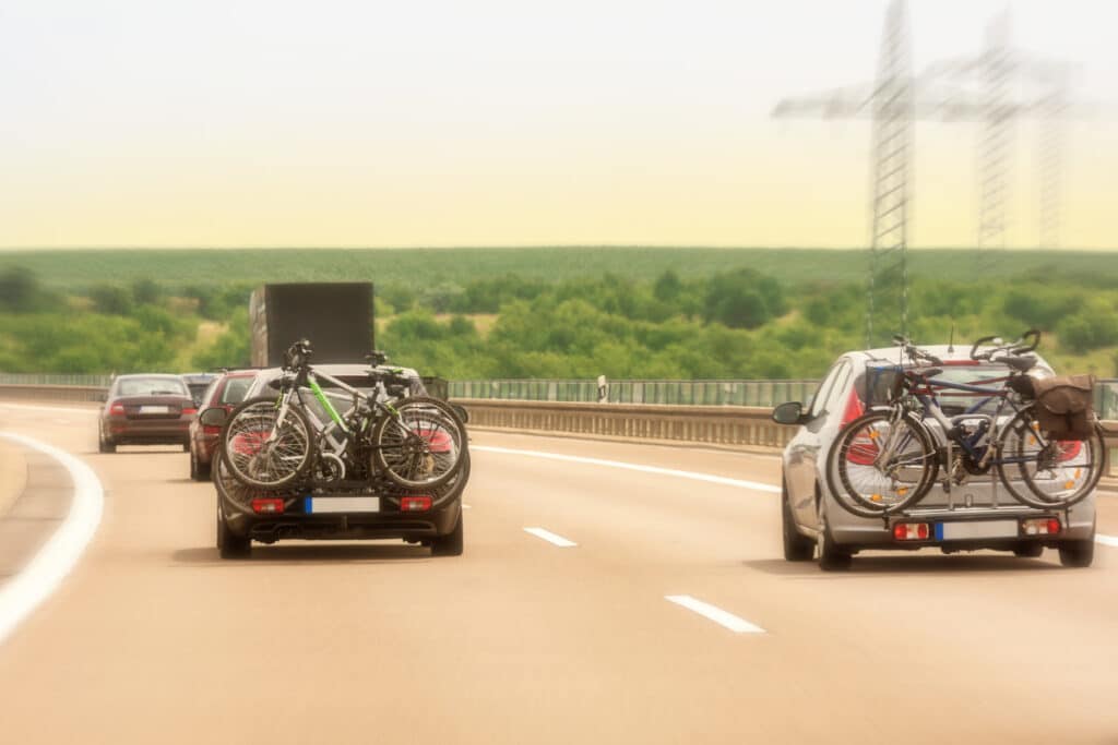  Auch ein Fahrradträger belastet die Anhängerkupplung, sodass die Stützlast überschritten werden kann.