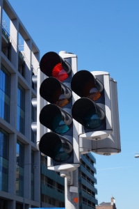 Es gibt in Fürth einen festen Blitzer an einer Ampel.