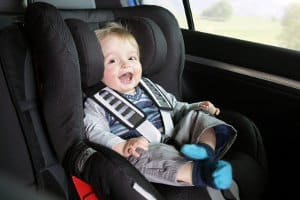 Kindersitz im Kraftfahrzeug - Verkehrssicherheit 2024