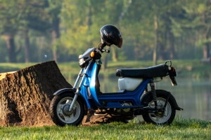 Moped fahren: Führerschein + Verkehrsregeln - Bußgeld 2024