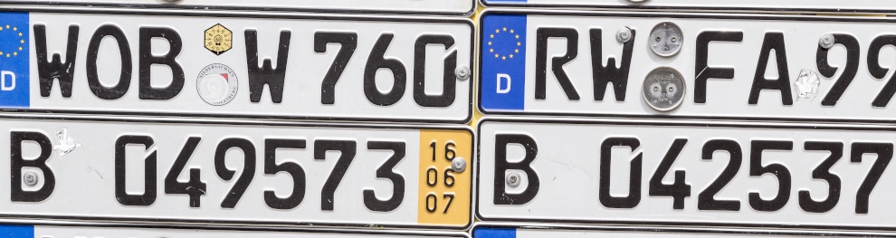 Kennzeichen am Fahrzeug wechseln - Autokennzeichen 2024