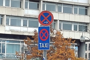 Taxi-Schild: Was besagt das Verkehrszeichen zum Taxistand?